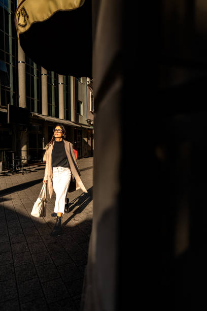 istock Woman streetstyle 2194053808