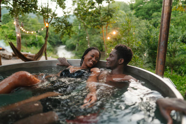 istock Date in the garden tub 2194058693