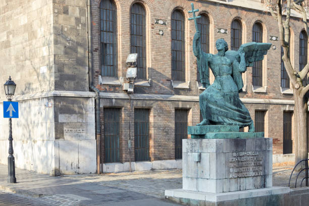istock Angel statue, Vienna Gate, Budapest Hungary 2194079525