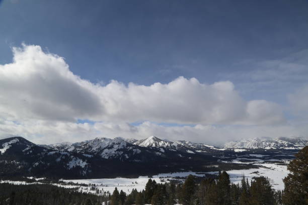 istock Sawtooth Mountains in Sunny Idaho 2194105347