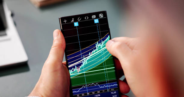 istock Broker Trading Online On Stock Exchange 2194154963