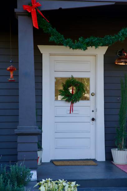 istock Vintage beach cottage front door 2194191696