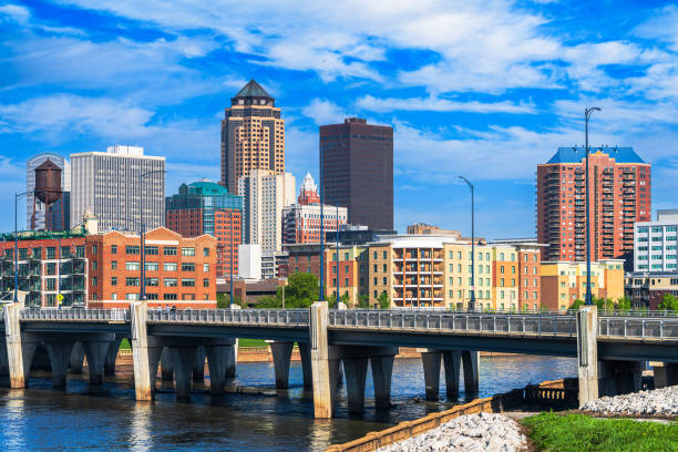 istock Des Moines, Iowa, USA Downtown Skyline 2194224930