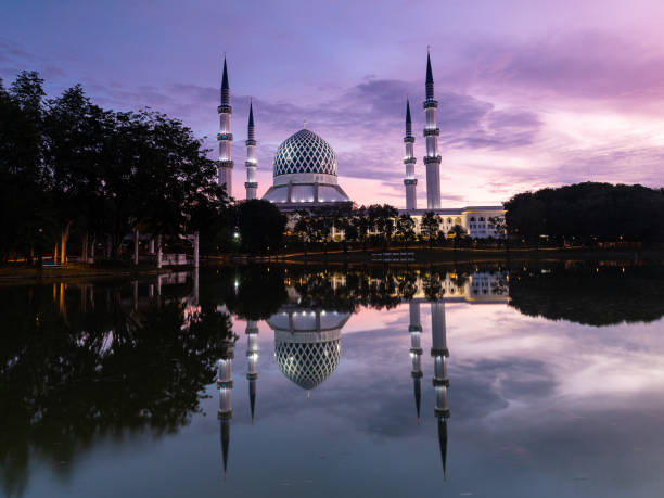 istock Sultan Salahhudin Shah Mosque 2194286553