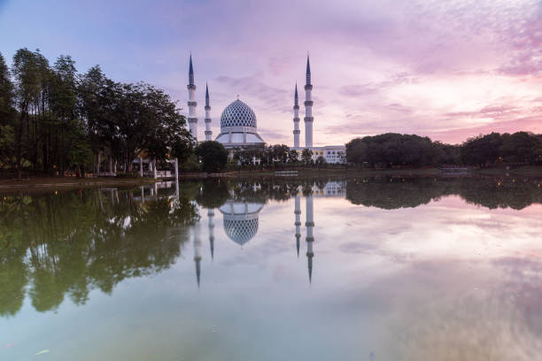 istock Sultan Salahhudin Abdul Aziz Mosque 2194286596