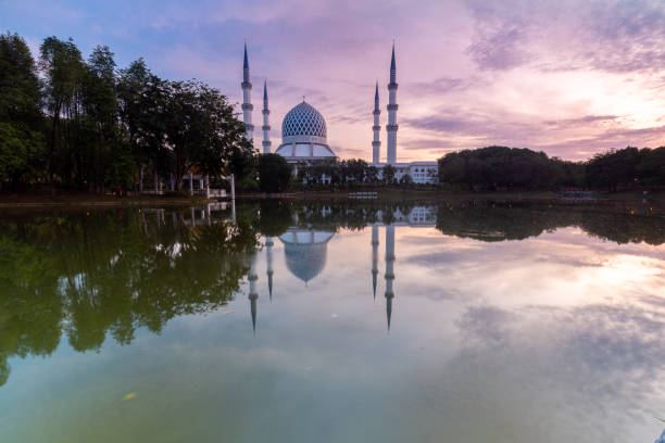 istock Sultan Salahhudin Abdul Aziz Mosque 2194286615