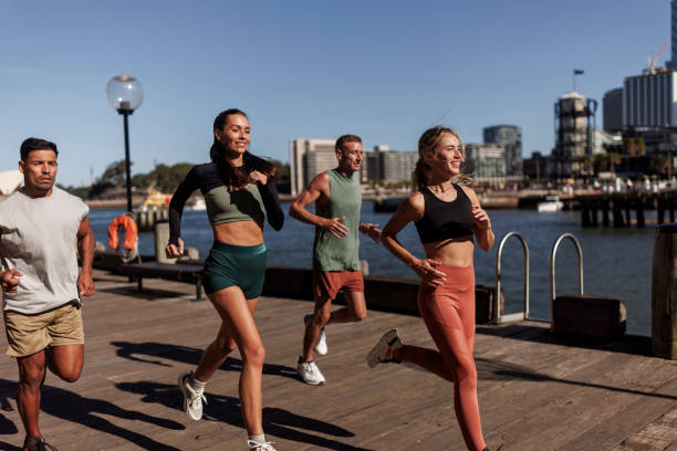 istock City run fitness group 2194287995