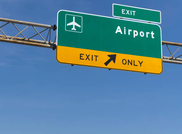 istock Highway sign pointing to the airport. 2194590555