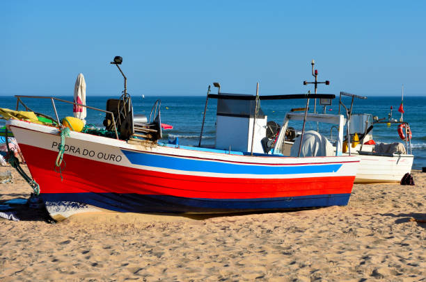 istock armacao de pera algarve portugal 2194741408