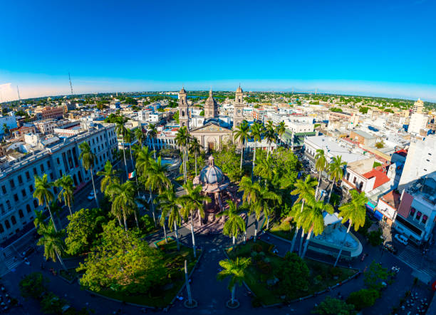 istock Plaza de Armas Tampico 2194935887