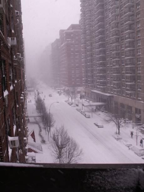 istock NYC Blizzard of 2006 2194949409