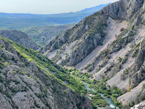 Zrmanja Canyon after the mouth of the Krupa River (Velebit Nature Park, Croatia) - Zrmanja-Schlucht nach der Mündung des Flusses Krupa (Naturpark Velebit, Kroatien) - Kanjon Zrmanje nakon ušća rijeke Krupe (Park prirode Velebit, Hrvatska) cañón de zrmanja después de la desembocadura del río krupa (parque natural de velebit, croacia) - zrmanja-schlucht nach der mündung des flusses krupa (naturpark velebit, kroatien) - kanjon zrmanje nakon ušća rijeke krupe (parque prirode velebit, hrv