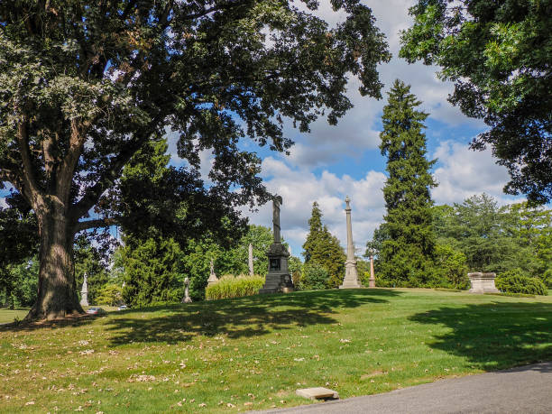 istock Cincinnati Finneytown historical cemetery Graveyard 2195078811