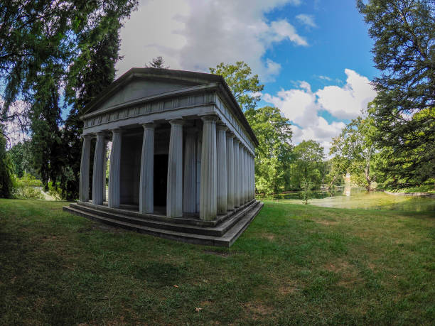 istock Cincinnati Finneytown historical cemetery Graveyard 2195078833
