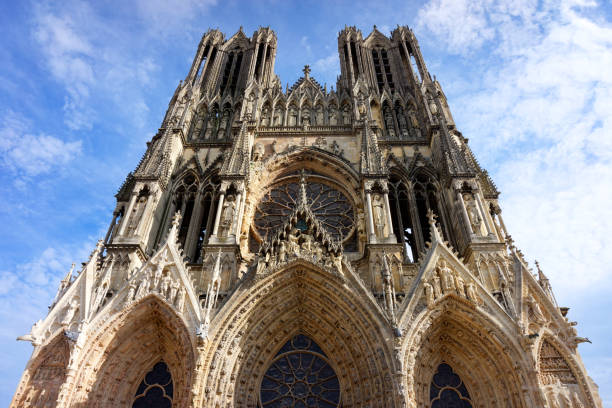 istock Notre-Dame de Reims cathedral 2195086927