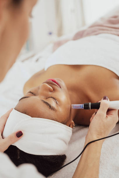 istock Aesthetic procedure at beauty salon 2195090144