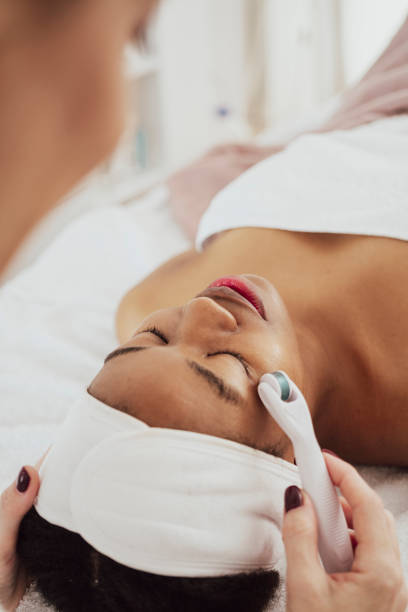 istock Aesthetic procedure at beauty salon 2195091474