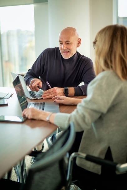 istock Business people working in high-end office 2195115712