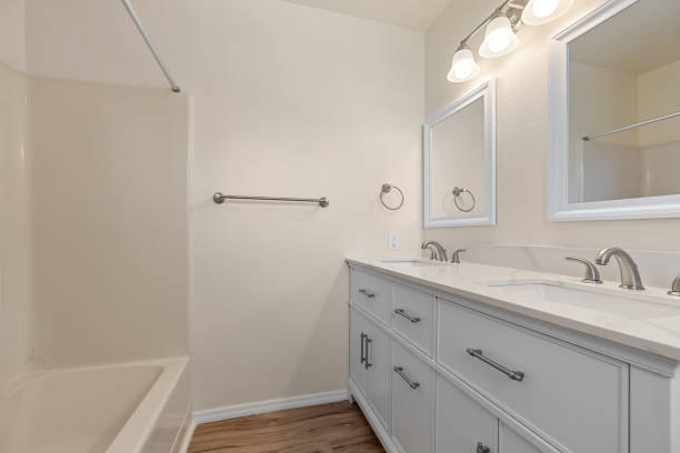 istock an interior view of a home bathroom 2195140114