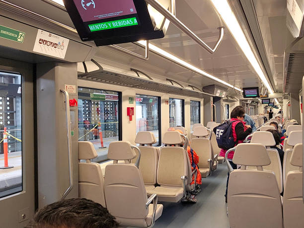 seats and window view inside the el insurgente interurban electric train that connects mexico city with toluca - toluca mexico photos et images de collection