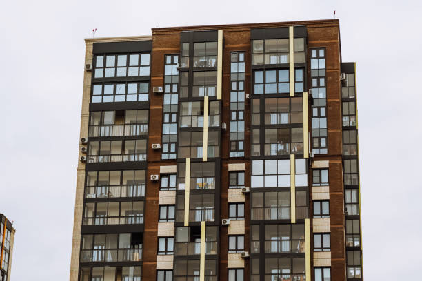 istock Contemporary multistory house exterior 2195276099