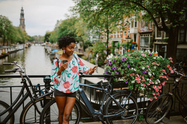 istock Coffee break on the go in Amsterdam 2195323277