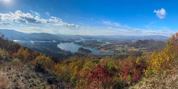 istock Panoramic shot shows scenic valley in north Georgia moutains 2195400921