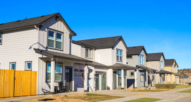 istock Row of single family homes 2195583984