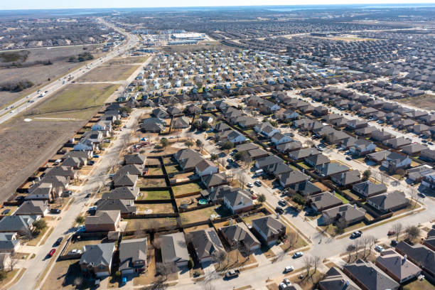 istock Suburbs of starter homes in Texas 2195731410