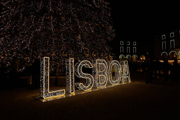 istock Lisboa, Christmas decoration, Lisbon 2195996023