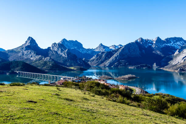 istock Mountain Lake Village 2196205654