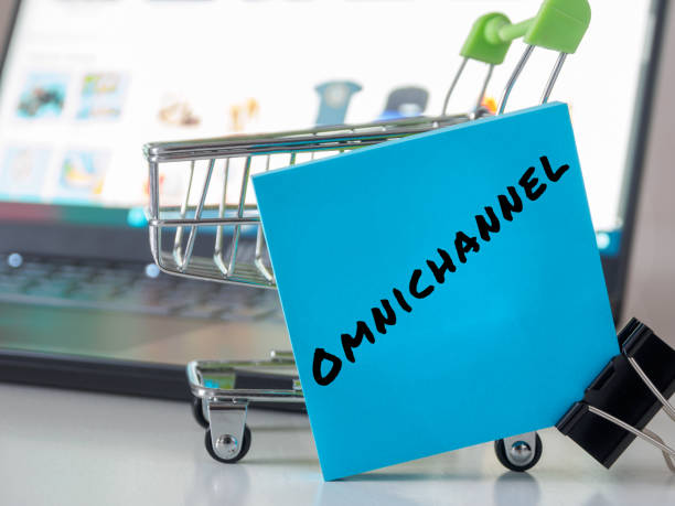 istock Omnichannel text title sticker shopping commerce marketing 2196514839