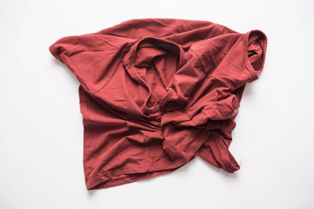 clipping path on t-shirt isolated on white front viewhttp://www.amriphoto.com/istock/lightboxes/themes/t-shirtsPath.jpg