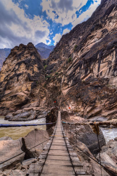 istock China - Tiger Leaping Gorge - Yunnan Province 2197036646