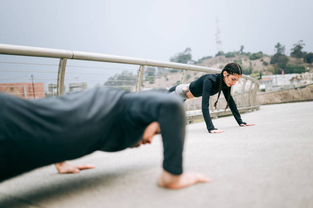 istock Morning Cross Training Latine Friends 2197146157