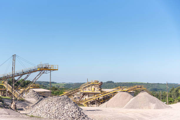 Crushed stone production industry in the city of Itaara, RS, Brazil Crushed stone production industry in the city of Itaara, RS, Brazil. Aggregate supplier stock pictures, royalty-free photos & images