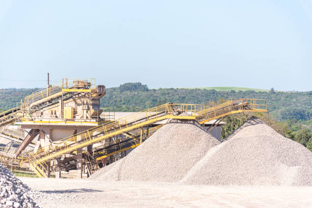 Crushed stone production industry in the city of Itaara, RS, Brazil Crushed stone production industry in the city of Itaara, RS, Brazil. Aggregate supplier stock pictures, royalty-free photos & images