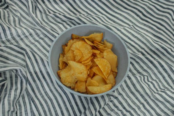 A bowl of spicy potato chips