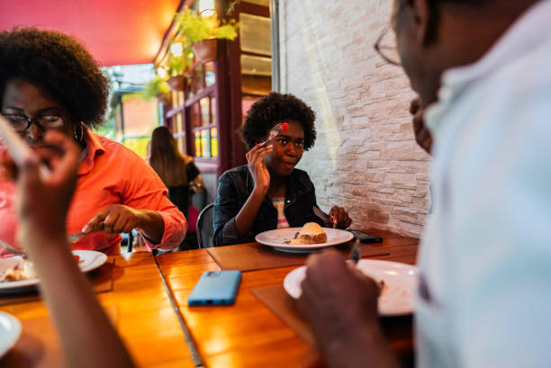 Family eating at a pizzeria