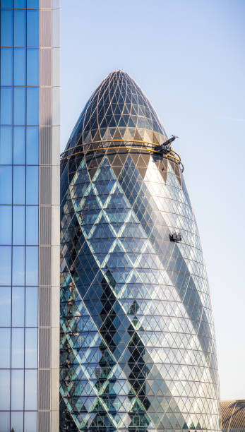 istock City of London curves and lines 2197628126