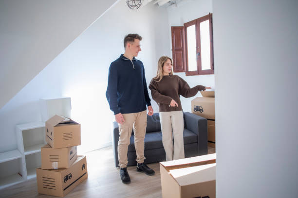 istock Young couple moving house 2197647664