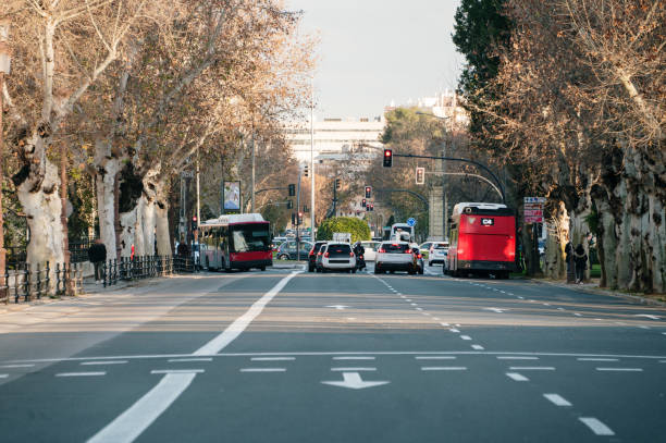 istock Avenue in a city 2197739227