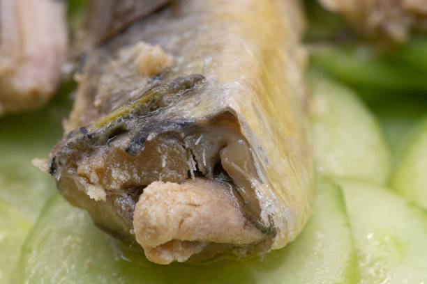 Plate of cucumbers with chili sardines, light, fresh and quick to prepare