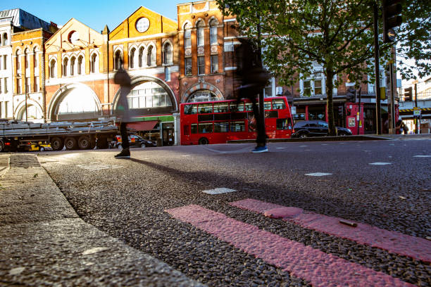istock Morning on London streets 2197871948