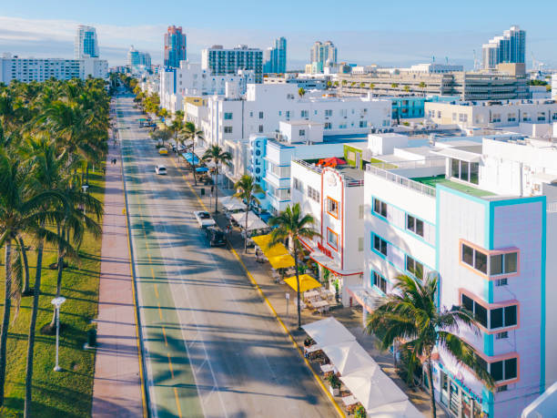 aerial of ocean drive in miami beach, art deco historic district florida usa - art deco district miami immagine foto e immagini stock