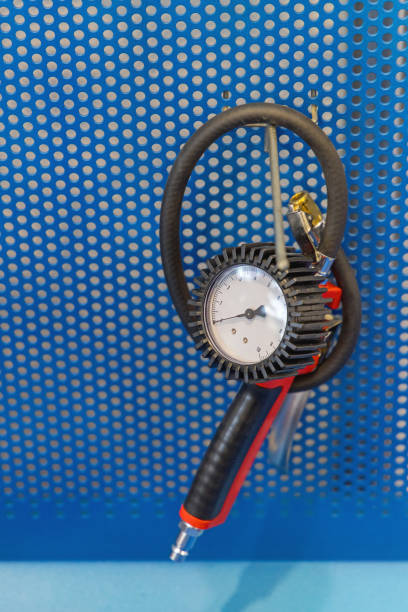 A pressure gauge installed on the water supply pipeline.