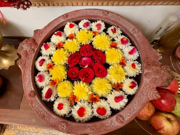 istock Bowl of flowers 2198095591