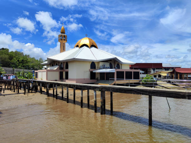 istock Al-Muhtadee Billah Mosque, Kampung Ayer, Brunei 2198112191