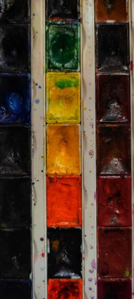 istock Artist pallete bright colors 2198180513