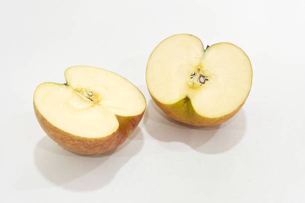 There are many recipes using green apples. Let's try various dishes such as apple pie, jam, and salad.